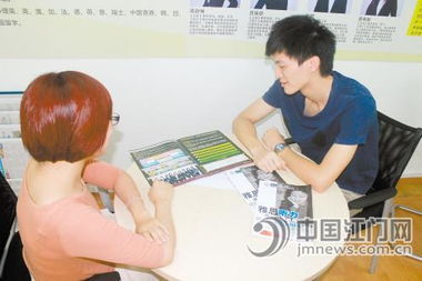 自費出國留學(xué)中介機(jī)構(gòu)的轉(zhuǎn)型之路 從信息中介到留學(xué)專家